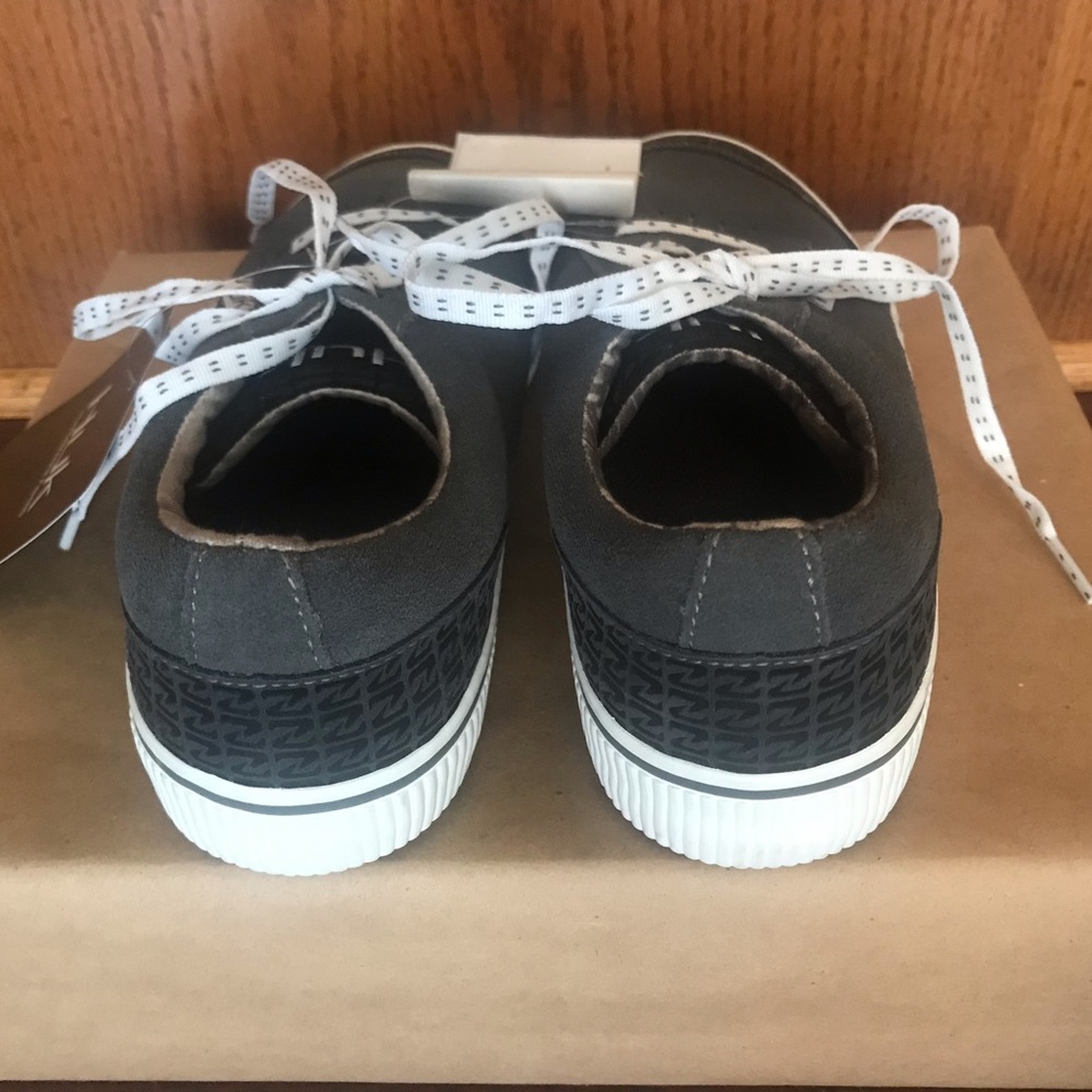 “BRAND-NEW” ON SALE NOW   MEN'S HUK LACE-UP SNEAKERS/ 50% SAVINGS - Picture 7 of 15